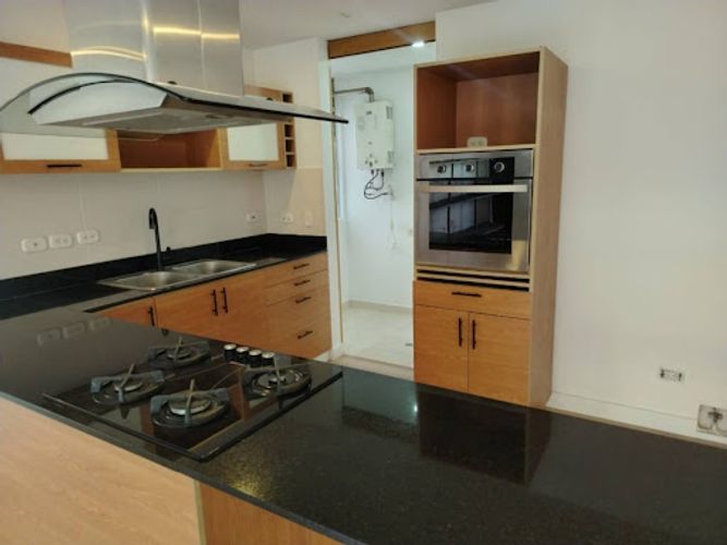 Apartamento de 2 alcobas en arriendo en La Frontera, Envigado, 102 m² · foto 2 de 16
