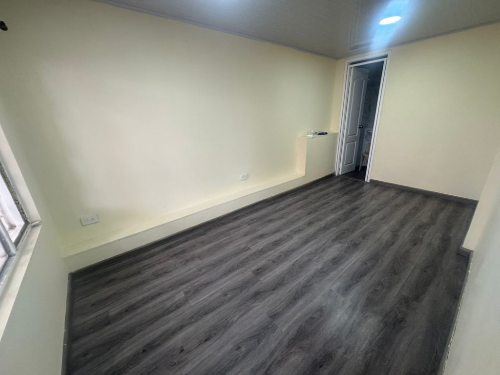 Casa en venta en Las Lomas, Bogotá · foto 3 de 18