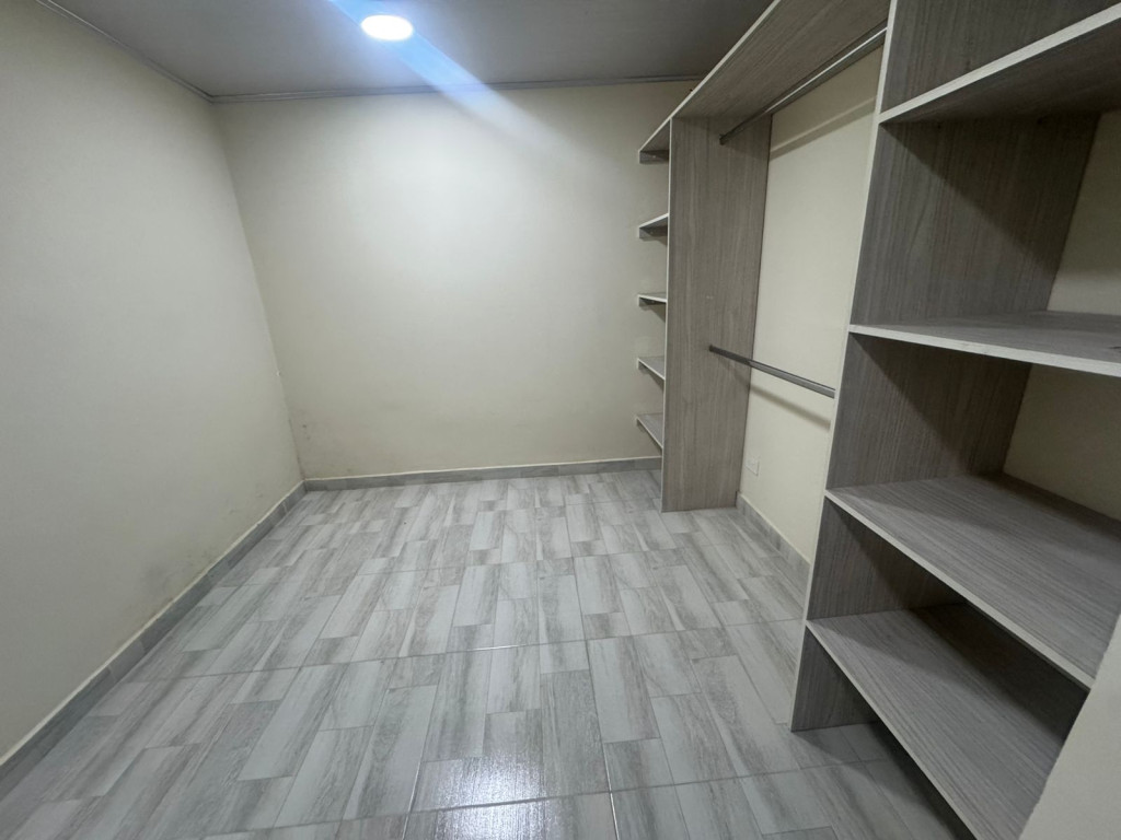 Casa en venta en Las Lomas, Bogotá · foto 5 de 18