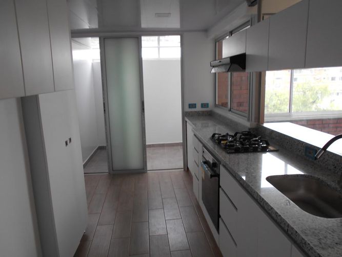 Apartamento de 3 alcobas en venta en Galerias, Bogotá, 103 m² · foto 10 de 24