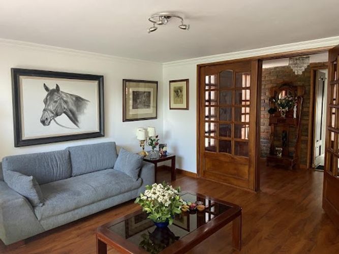 Casa de 3 alcobas en venta en Multicentro, Bogotá, 231 m² · foto 2 de 24