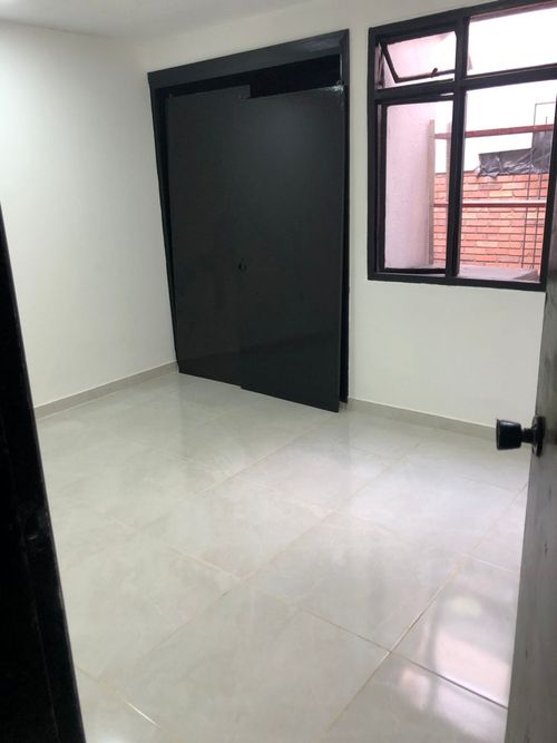 Apartamento de 5 alcobas en venta en San Antonio De Padua, Bogotá, 198 m² · foto 4 de 14