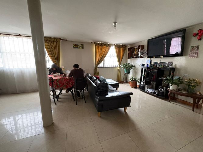 Casa de 10 alcobas en venta en Abraham Lincoln, Bogotá, 296 m² · foto 15 de 24