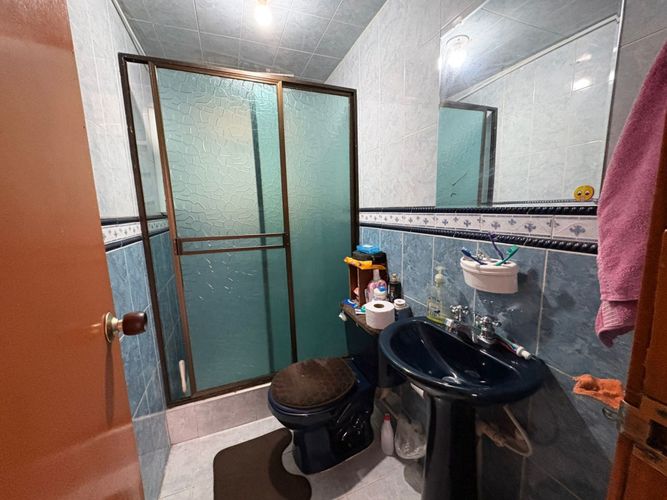 Casa de 10 alcobas en venta en Abraham Lincoln, Bogotá, 296 m² · foto 17 de 24