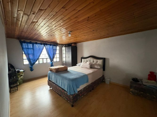 Casa de 10 alcobas en venta en Abraham Lincoln, Bogotá, 296 m² · foto 22 de 24