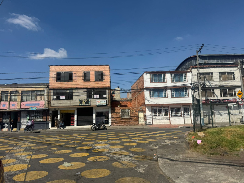 Casa en venta en Centenario, Bogotá · foto 2 de 24