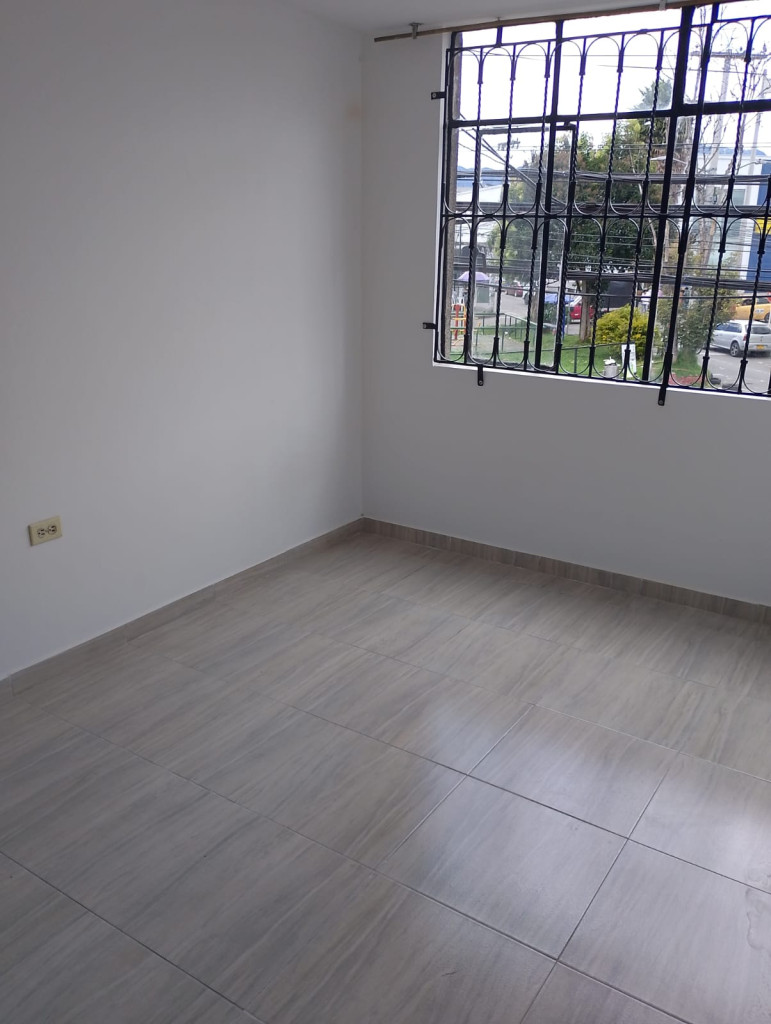 Casa en venta en Centenario, Bogotá · foto 7 de 24