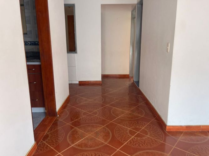 Casa de 6 alcobas en venta en Primavera Occidental - Puente Aranda, Bogotá, 420 m² · foto 7 de 24