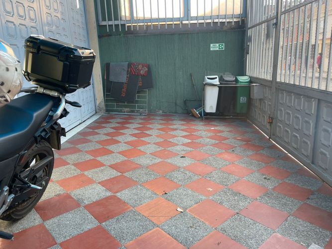 Casa de 6 alcobas en venta en Primavera Occidental - Puente Aranda, Bogotá, 420 m² · foto 16 de 24
