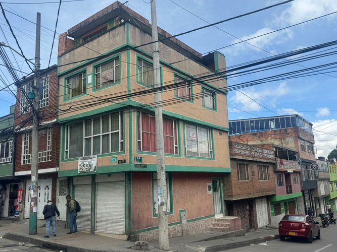 Casa de 5 alcobas en venta en San Agustin, Bogotá, 200 m² · foto 5 de 12