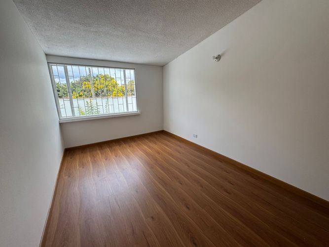 Casa de 5 alcobas en venta en Las Villas, Bogotá, 252 m² · foto 5 de 24