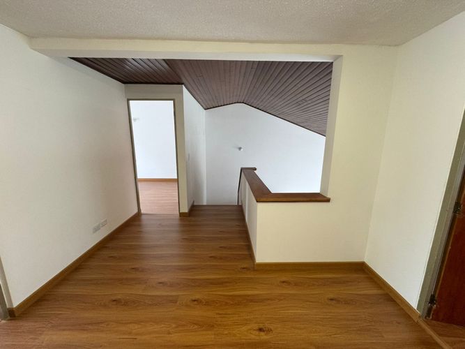 Casa de 5 alcobas en venta en Las Villas, Bogotá, 252 m² · foto 6 de 24