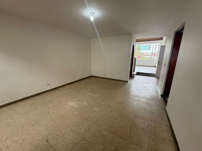 Casa de 5 alcobas en venta en Las Villas, Bogotá, 252 m² · foto 11 de 24