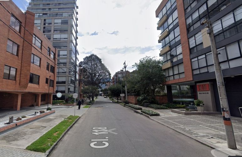 Apartamento de 3 alcobas en venta en Santa Barbara, Bogotá, 190 m² · foto 3 de 3