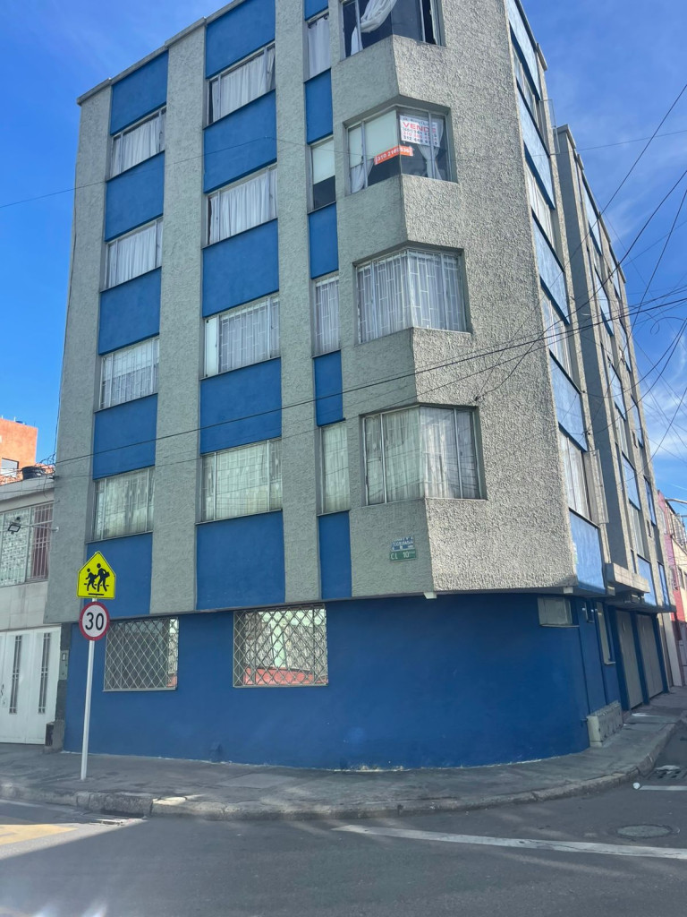 Apartamento en venta en San Antonio, Bogotá · foto 2 de 16
