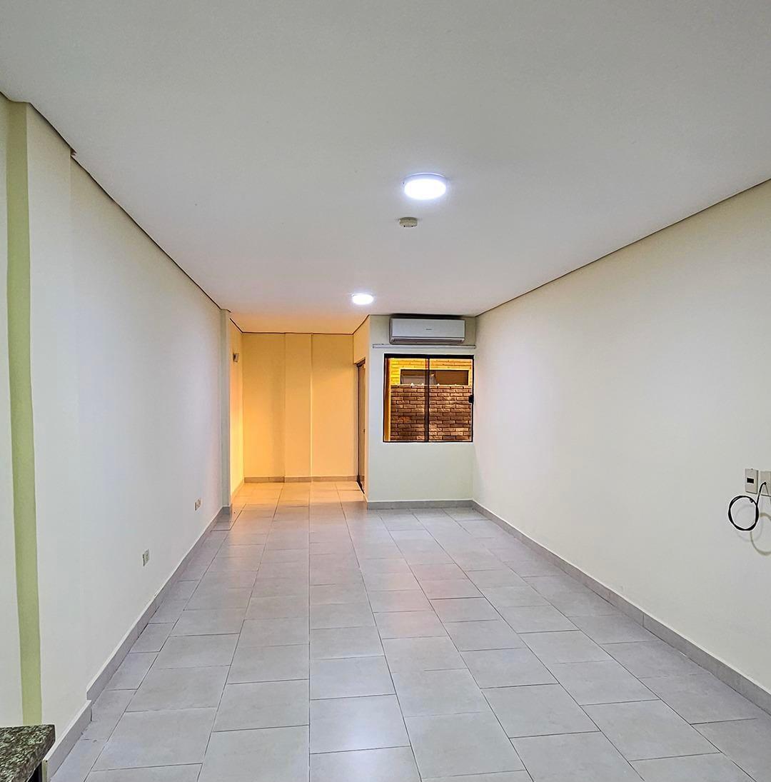 En Alquiler Amplio Departamento de 2 Habitaciones en Barrio Jara A532 — foto 3