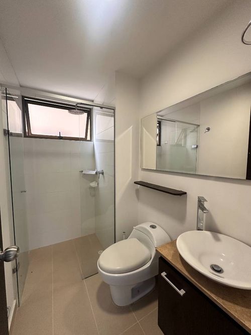 Apartamento de 2 alcobas en arriendo en El Poblado, Medellín, 72 m² · foto 8 de 15