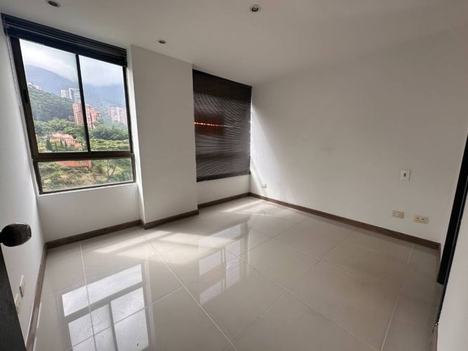 Apartamento de 2 alcobas en arriendo en El Poblado, Medellín, 72 m² · foto 12 de 15