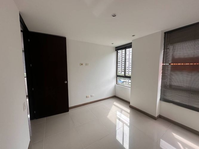 Apartamento de 2 alcobas en arriendo en El Poblado, Medellín, 72 m² · foto 13 de 15