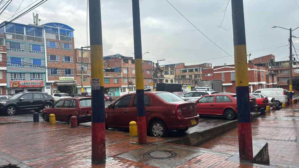 Casa en venta en Candelaria La Nueva, Bogotá · foto 2 de 24