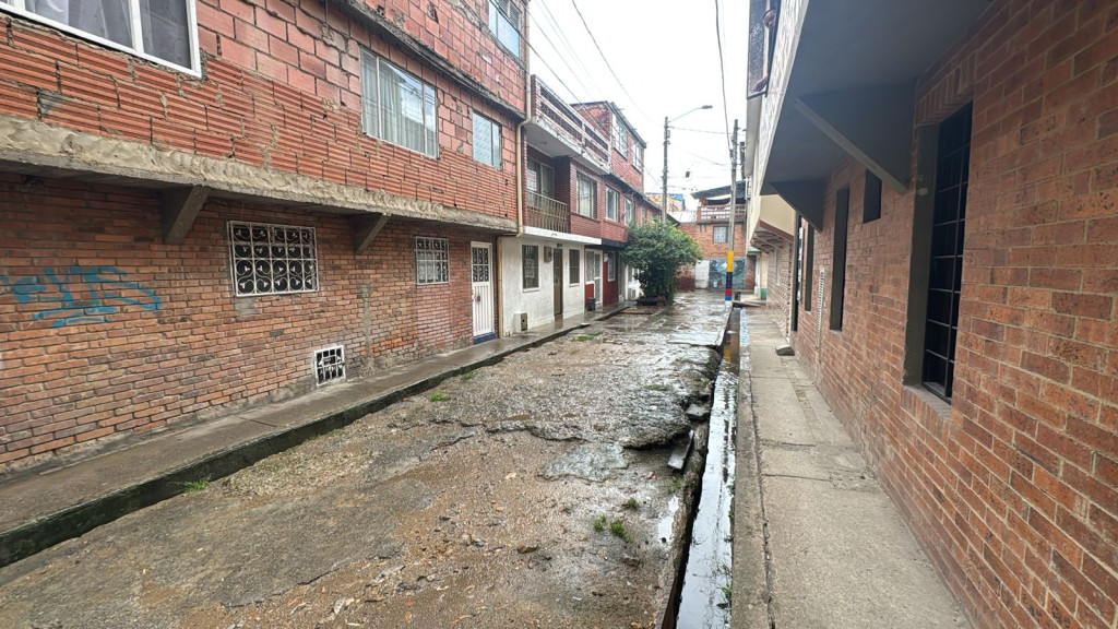 Casa en venta en Candelaria La Nueva, Bogotá · foto 3 de 24