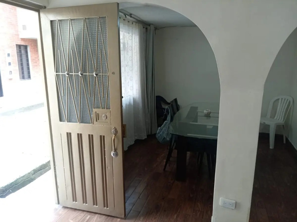 Casa en venta en Candelaria La Nueva, Bogotá · foto 4 de 24