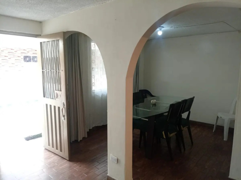 Casa en venta en Candelaria La Nueva, Bogotá · foto 5 de 24