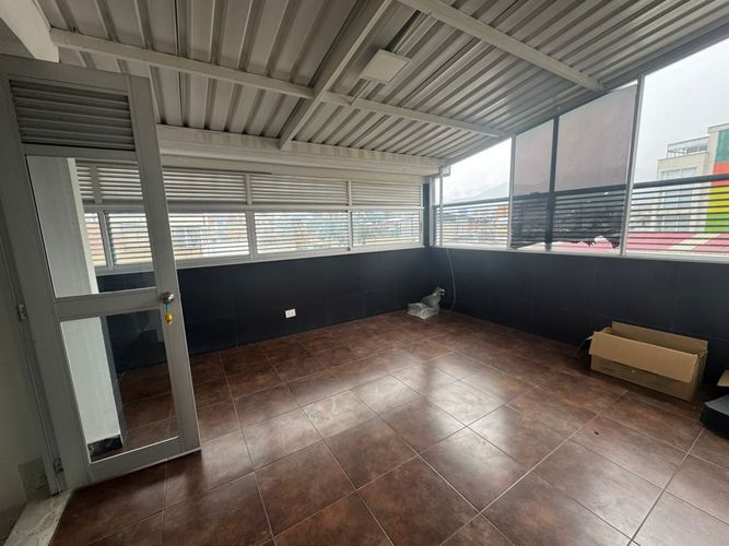 Casa de 4 alcobas en venta en San Miguel, Bogotá, 404 m² · foto 3 de 24