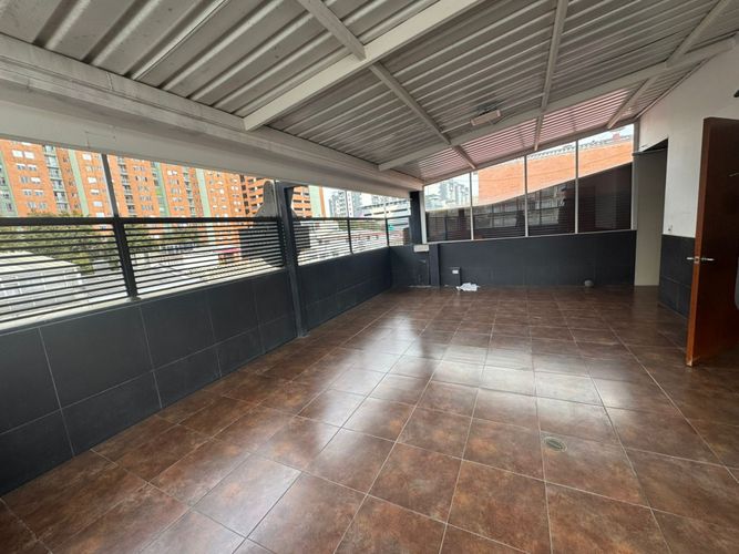 Casa de 4 alcobas en venta en San Miguel, Bogotá, 404 m² · foto 4 de 24