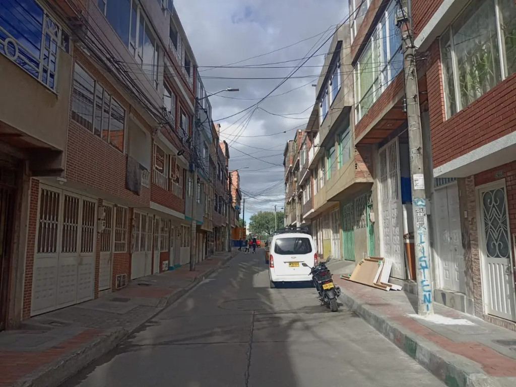 Casa en venta en Villa Nelly, Bogotá · foto 2 de 10