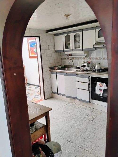 Casa de 7 alcobas en venta en San Jose, Bogotá, 384 m² · foto 10 de 17