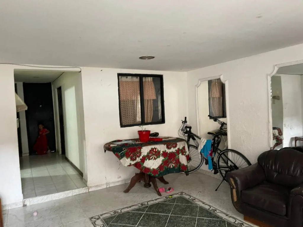 Casa en venta en San Miguel, Bogotá · foto 5 de 16
