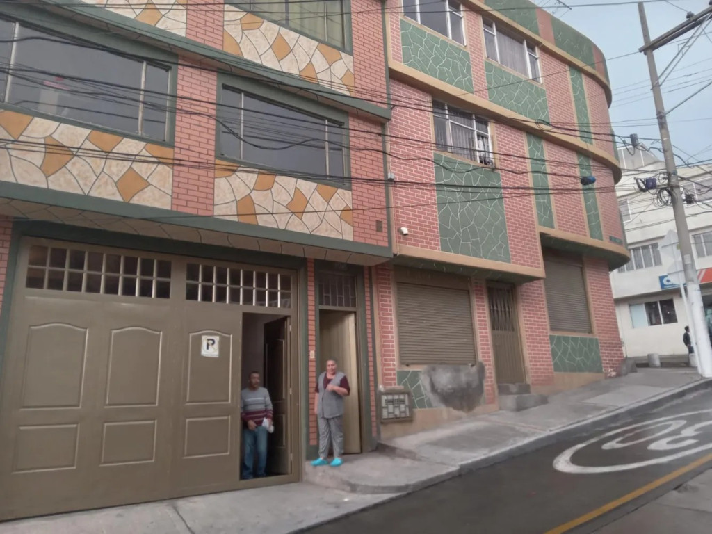 Casa en venta en San Jose Sur Oriental, Bogotá · foto 3 de 9