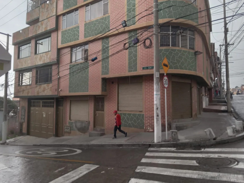 Casa en venta en San Jose Sur Oriental, Bogotá · foto 4 de 9