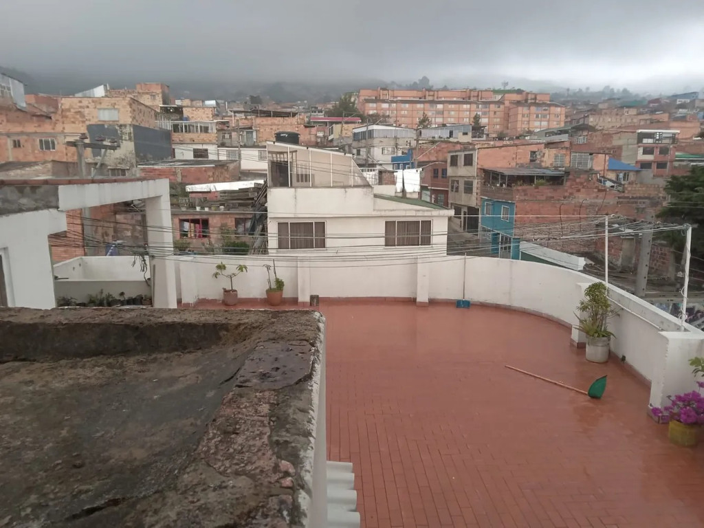 Casa en venta en San Jose Sur Oriental, Bogotá · foto 5 de 9