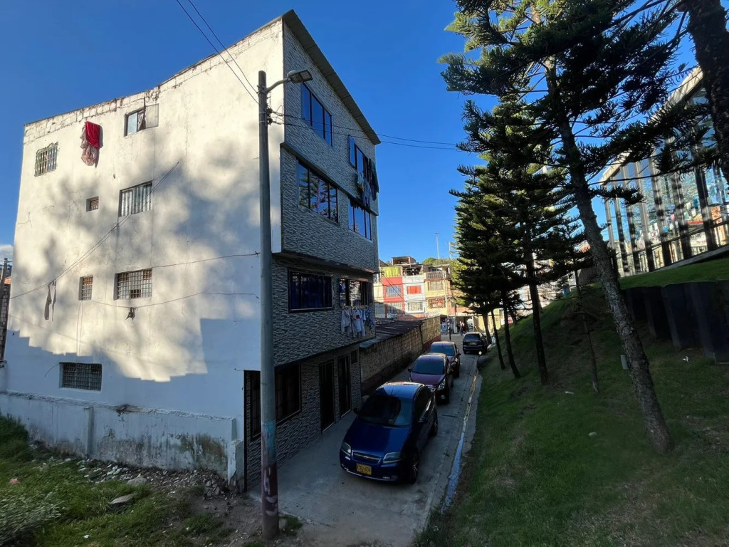 Casa en venta en Veinte De Julio, Bogotá · foto 6 de 18