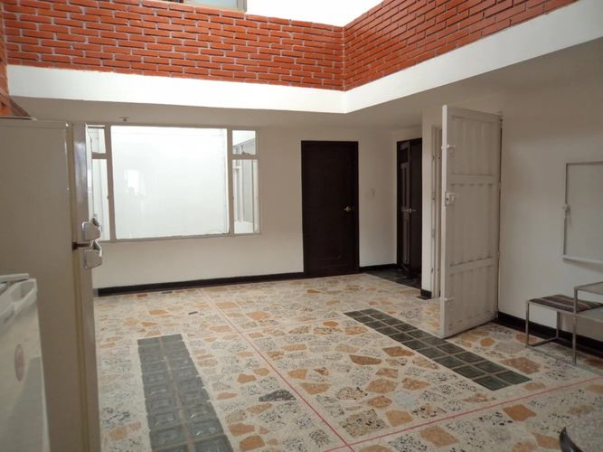 Casa de 6 alcobas en venta en Santa Lucia, Bogotá, 622 m² · foto 6 de 14