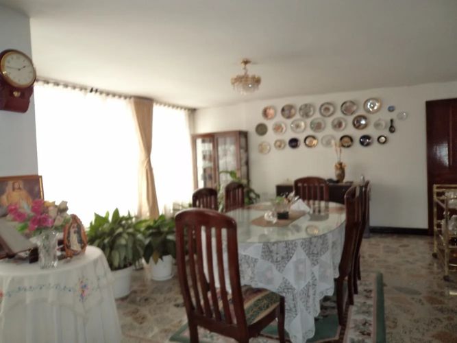 Casa de 6 alcobas en venta en Santa Lucia, Bogotá, 622 m² · foto 11 de 14