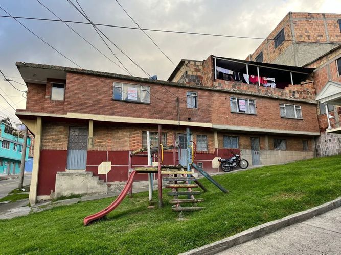 Casa de 16 alcobas en venta en Atenas, Bogotá, 320 m² · foto 3 de 17