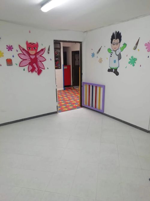 Casa de 6 alcobas en venta en Country Sur, Bogotá, 372 m² · foto 10 de 15