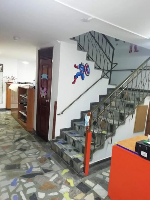 Casa de 6 alcobas en venta en Country Sur, Bogotá, 372 m² · foto 14 de 15