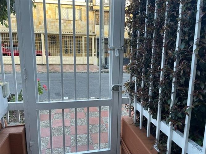 Apartamento en venta en Ciudad Berna, Bogotá · foto 2 de 19