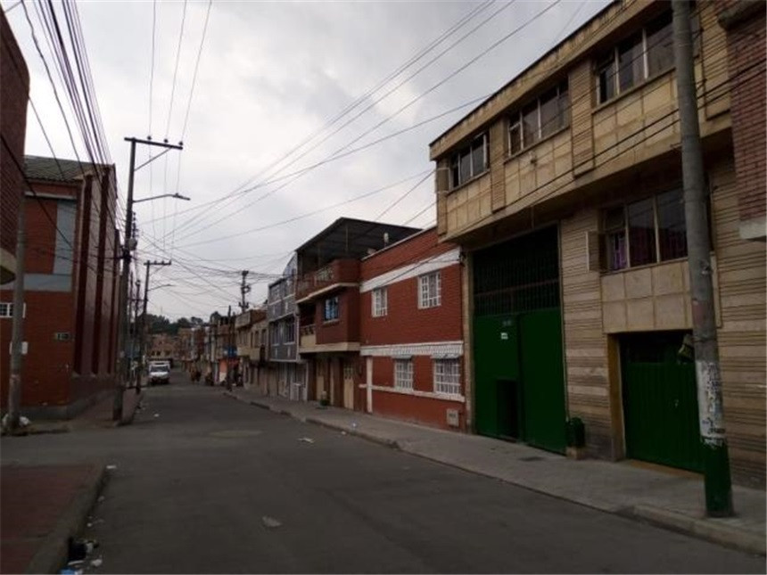Casa en venta en Marco Fidel Suarez, Bogotá · foto 2 de 17