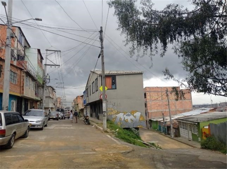 Casa en venta en Perdomo Alto, Bogotá · foto 3 de 24