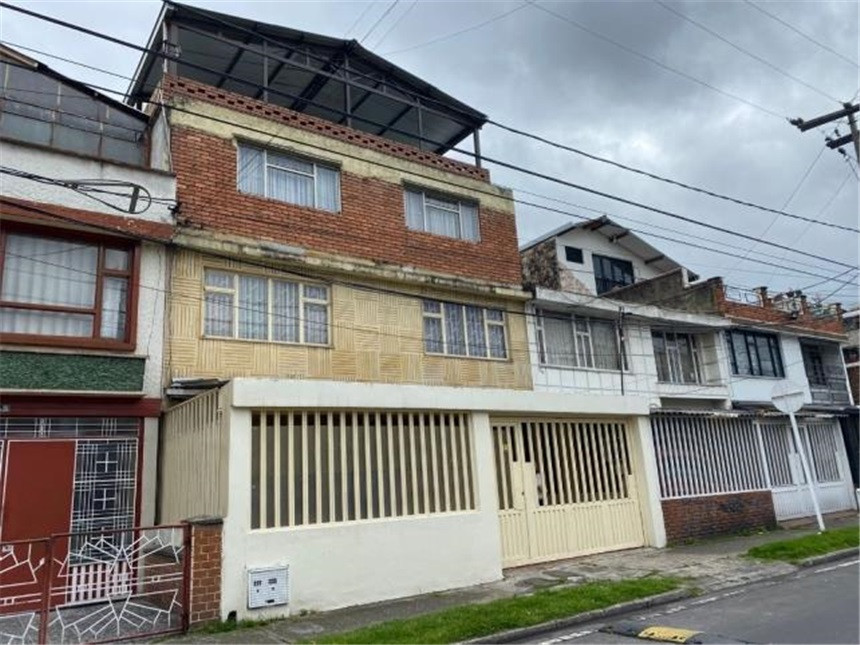 Casa en venta en Santa Isabel Sur, Bogotá · foto 2 de 23