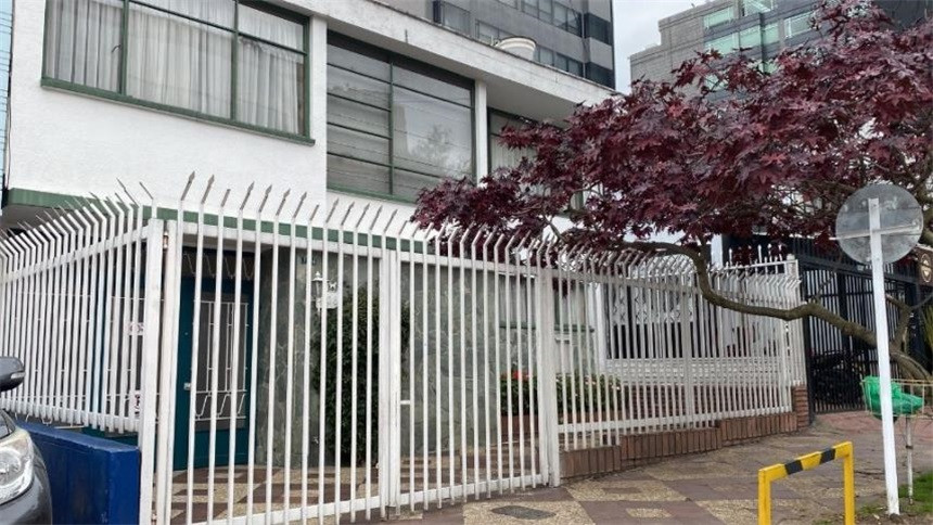 Casa en venta en Santa Barbara, Bogotá · foto 2 de 16