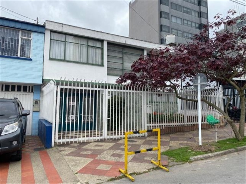 Casa en venta en Santa Barbara, Bogotá · foto 3 de 16