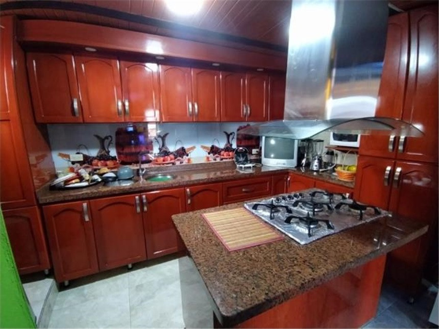 Casa en venta en Santa Librada, Bogotá · foto 2 de 14