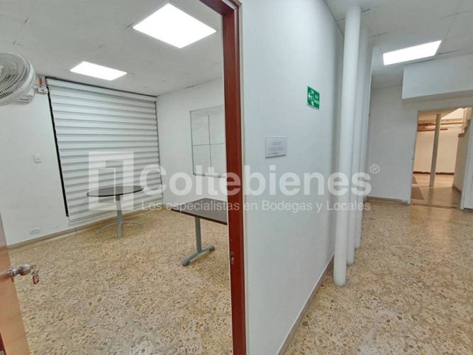 Casa de 17 alcobas en arriendo en Estadio, Medellín, 756 m² · foto 6 de 24