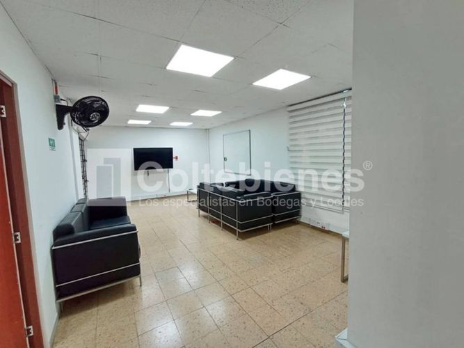 Casa de 17 alcobas en arriendo en Estadio, Medellín, 756 m² · foto 7 de 24
